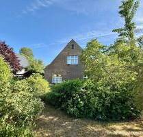 Haus mit Sanierungsbedarf auf Teilgrundstück in Panketal