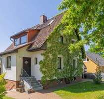 Einfamilienhaus in Kaulsdorf - Mit drei BädernWCs, Kamin, Garage, wohnlichem Souterrain - Berlin