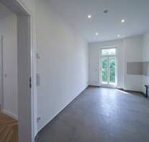 Hochwertig saniertes Denkmal - 4-Raum-WE - Süd-West-Balkon, Einbauküche, Parkett, Aufzug, Tageslichtbad, Abstellkammern, Kelleranteil - Chemnitz Hilbersdorf