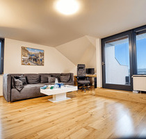 Düsseldorf-Lierenfeld: 2-Zimmer Wohnung mit kernsaniertem Badezimmer, Loggia sowie Außenstellplatz