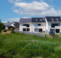 Schlüsselfertig ausgebautes REH, SO-Terrasse, 2 Stellplätze, KFW 40, Klimafreundlicher Neubau - Herrngiersdorf Sandsbach