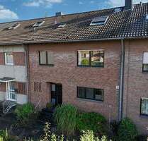 Raumwunder ! Platz für alle und alles im 8 m breiten Reihenhaus im Neusser Süden