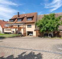 Attraktives 2-Familienhaus und Einfamilienhaus im Paket mit tollem Grundstück in Tuchenbach