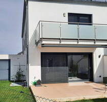 MODERNE DHH - ZENTRAL und RUHIG - Altdorf