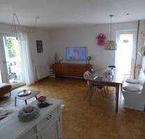 Köln-Dellbrück - 5-Zimmerwohnung mit Garten, 2 Terassen, TG-Stellplatz in ruhiger Seitenstraße