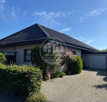 Ebenerdiges Wohnen: Charmanter Bungalow mit traumhaftem Garten - Aurich Sandhorst