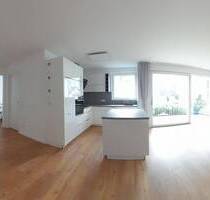 Neuwertige 2½-Zimmerwohnung: nahe zum Stadtzentrum und doch von Grün umgeben (provisionsfrei) - Freudenstadt
