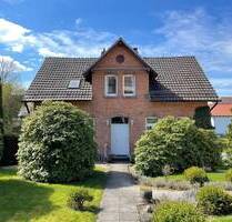 Charmantes geräumiges Einfamilienhaus mit ca. 40 m² Südbalkon & Bachlauf in idyllischer Wohnlage - Hann. Münden