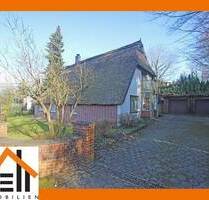 * Reetgedecktes Einfamilienhaus * Garten * Vollbad * Terrasse* 2 Garagen * u.v.m * - Hamburg Rönneburg