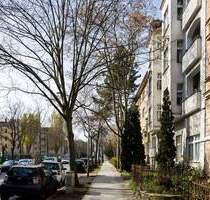 Familienfreundlicher Altbautraum: 3 Zimmer mit sonnigem Balkon zum perspektivischen Eigennutz! - Berlin Lichterfelde