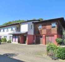 6-Zimmer-Eigentumswohnung ( 4,5 + 1,5 ) in Jestetten mit rd. 174 m² im OG