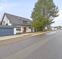 Großzügiges Einfamilienhaus mit ELW und tollem Grundstück in Tönisheide - Velbert