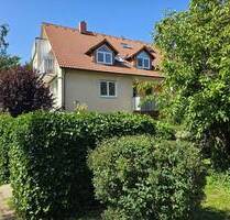 ***Großzügiger und sonniger Grundriss, zwei Loggien, Einbauküche, Wannenbad mit Fenster, Gäste-WC*** - Wilsdruff / Kesselsdorf
