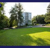 Familien-Wohnung in grüner Lage mit Balkon + renoviert + Wannenbad + separates WC + Aufzug - Bergisch Gladbach Sand