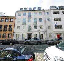 TOP-Lage in Rheinnähe - Möblierte 2-Zimmer-Wohnung mit Aufzug und Balkon in Carlstadt - Düsseldorf