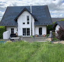 Provisionsfrei: Freistehendes Einfamilienhaus mit Erdwärmepumpe - naturnah und verkehrsgünstig - Kehrig