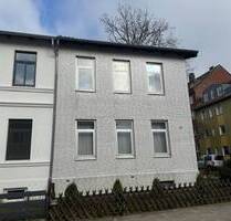 Doppelhaushälfte mit Garage auf 298 m² Eigenland in 21079, Hamburg-Harburg