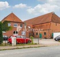 Investitionschance: Bauernhaus mit Baugrundstück für 19 Wohneinheiten - Elmenhorst