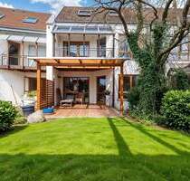 Familienglück auf allen Ebenen - Reihenmittelhaus mit schönem Garten - Ulm Donaustetten