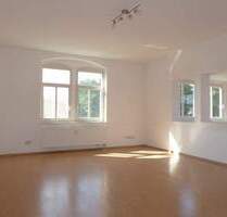 Helle und freundliche 3-Zimmer-Wohnung mit Wintergarten und 2 kleinen Balkonen in zentraler Wohnlage von Rudolstadt