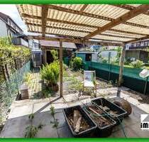 Solides Reihenmittelhaus zum kleinen Preis - dank Erbpacht ?????????? - Ettlingen Ettlingen - West