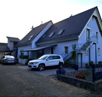 Modernisiertes Zweifamilienhaus mit Garten und Pool - Schutterwald
