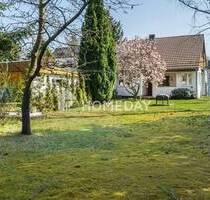 Ein Grundstück - viele Möglichkeiten: Grundstück mit Abrisshaus in schöner Lage - Teltow