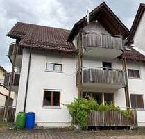 Sulzbach-Laufen - 4-Zi-EG-Wohnung, ca. 93 m², 2 Balkone, EBK, Carport
