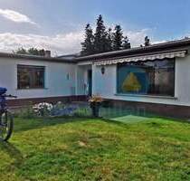 Kleines Einfamilienhaus im Bungalowstil mit Wintergarten und großem Garten - Delitzsch