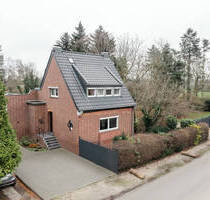 Freistehendes Haus mit Einliegerwohnung im Anbau und großem Grundstück in Krefeld-Fischeln! - Krefeld / Fischeln