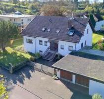 Wohnhaus mit 3 Etagen auf einem beeindruckend großen Grundstück - Malterdingen