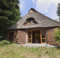 Landhaus unter Reetdach - 429.000,00 EUR Kaufpreis, ca.  126,00 m² Wohnfläche in Hochdonn (PLZ: 25712)