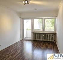 Trier-Ost, Appartement mit Singleküche u. Loggia ab sofort zu vermieten.