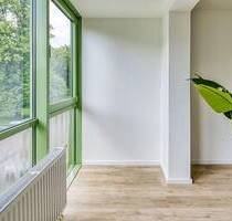 Wohnen mit LIFT - helle, moderne TOP 2-Zimmer-Wohnung ab 01.05.26 mit EBK, Balkon & Loggia - Drebach/Scharfenstein