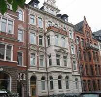 Yorckstraße: Parkett, Stuck, Balkon, Kamin, EBK, Gäste-WC - Hannover Oststadt