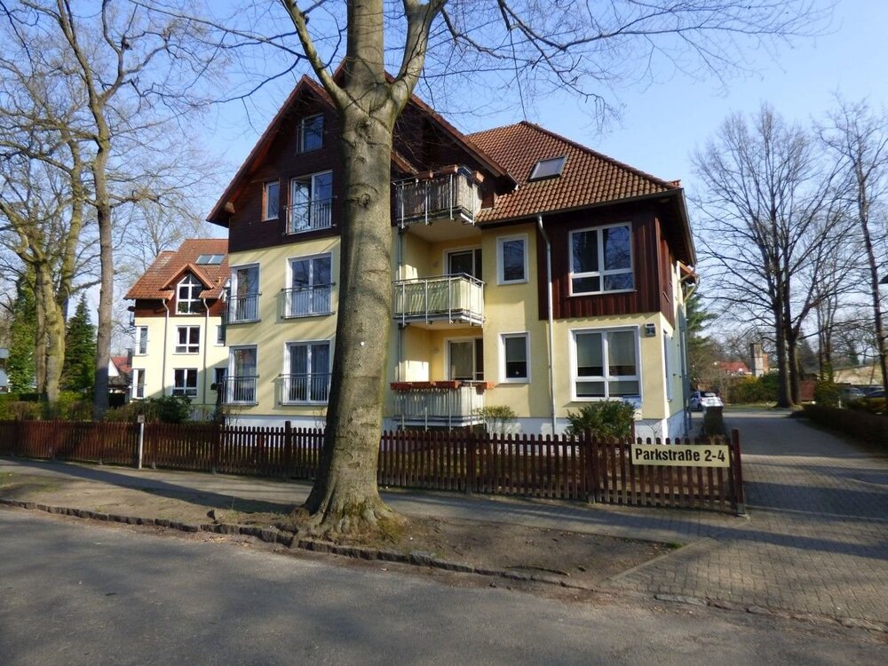 Repräsentative Wohnung in grüner und ruhiger Wohnlage **Sonnenbalkon**Wannenbad**Garage** - Schöneiche