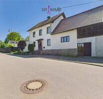 Modernisiertes Einfamilienhaus mit separatem Gästehaus auf großzügigem Grundstück - Meckel