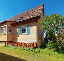 +++ Wohnhaus mit Scheune in Grafenberg