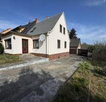 Provisionsfrei - Haus mit Herz - möblierte Doppelhaushälfte mit Garten und Garage - Schkölen