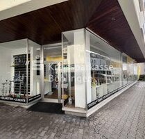 Eckladeneinheit mit XXL-Fensterfront - Sindelfingen Mitte