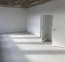 Helle und frisch renovierte Büroflächen in zentraler Lage zu Wiesbaden und Frankfurt - Flörsheim