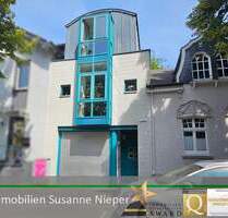 Einfamilienhaus mit Einliegerwohnung, Garage, Terrasse, Kaminofen und Einbauküche - Solingen Solingen-Mitte