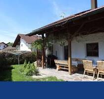 Großzügiges Einfamilienhaus in ruhiger Siedlungslage - vielseitig nutzbar, gut ausgestattet - Aidenbach