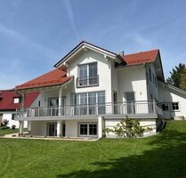 Repräsentatives EFH mit Einliegerwohnung, Doppelgarage, Garten und Blick in die Glonauen - Egenhofen