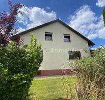 Beim Grundstück richtig Geld gespart! Großes, teilrenoviertes ZFH mit 2 ETW, Garage und Garten, frei - Niederwinkling Breitenhausen