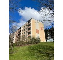Aussichtsreiche Investition: 4-Raum-Wohnung mit Balkon und laufendem Mietvertrag - Jena Lobeda