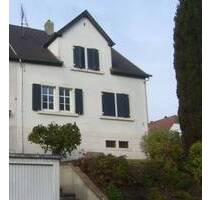 Provisionsfrei! DG-Wohung mit Einbauküche und Dachterrasse (ca. 20 m²) im 1.OG eines 2 FHS in ruhiger Lage von Lautzkirchen - Blieskastel Blickweiler