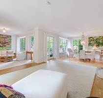 Ready to live: Voll möblierte Landhaus-Villenhälfte im Herzen von Seeshaupt