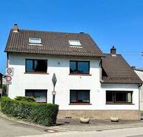 Quierschied: Freist. Einfamilienhaus mit Do-Garage