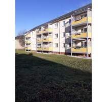 2-Raum-Wohnung mit Balkon - 315,00 EUR Kaltmiete, ca.  53,80 m² Wohnfläche in Oelsnitz/Erzgebirge (PLZ: 09376)